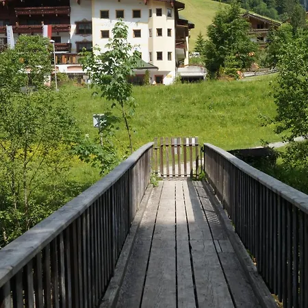 Waidmannsruh 公寓式酒店