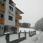 Aparthotel Waidmannsruh 4*
