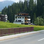 Aparthotel Waidmannsruh 4*